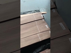 ওয়ালনট চতুর্থাংশ কাটা ফিনিয়ার