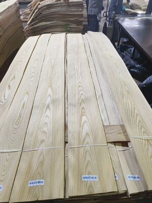 হোটেল সজ্জা এবং আসবাবপত্রের জন্য ০.৫ মিমি পুরুত্বের ব্রাউন এলম ক্রাউন কাট ভিনিয়ার